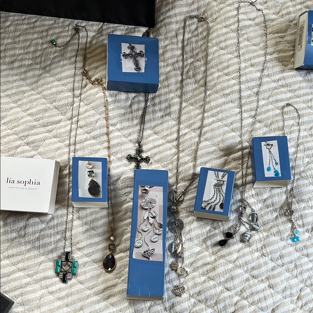 Lia Sophia Jewelry Lot - Picture 8 of 11